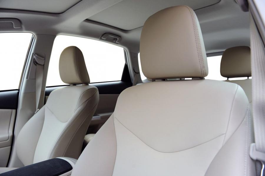  Toyota Prius V 2011 года  (фото 133 из 208)